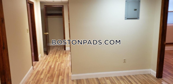 Boston - $4,600 /mo