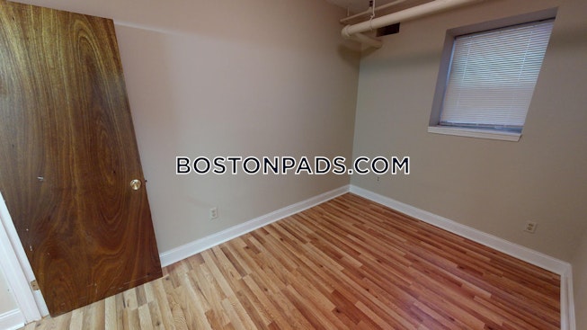 Boston - $5,200 /mo