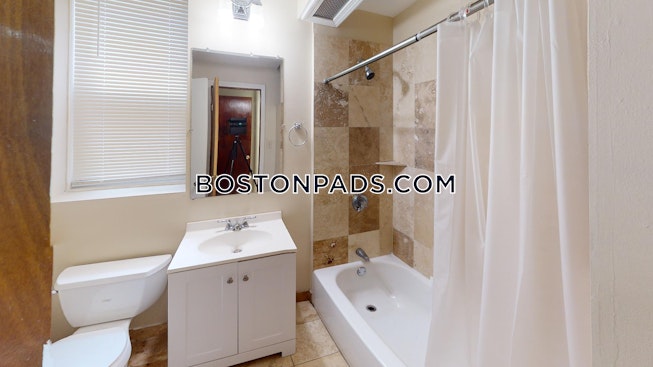 Boston - $4,600 /mo