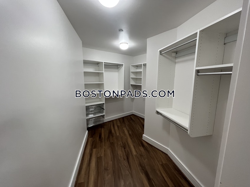 Boston - $4,324 /month