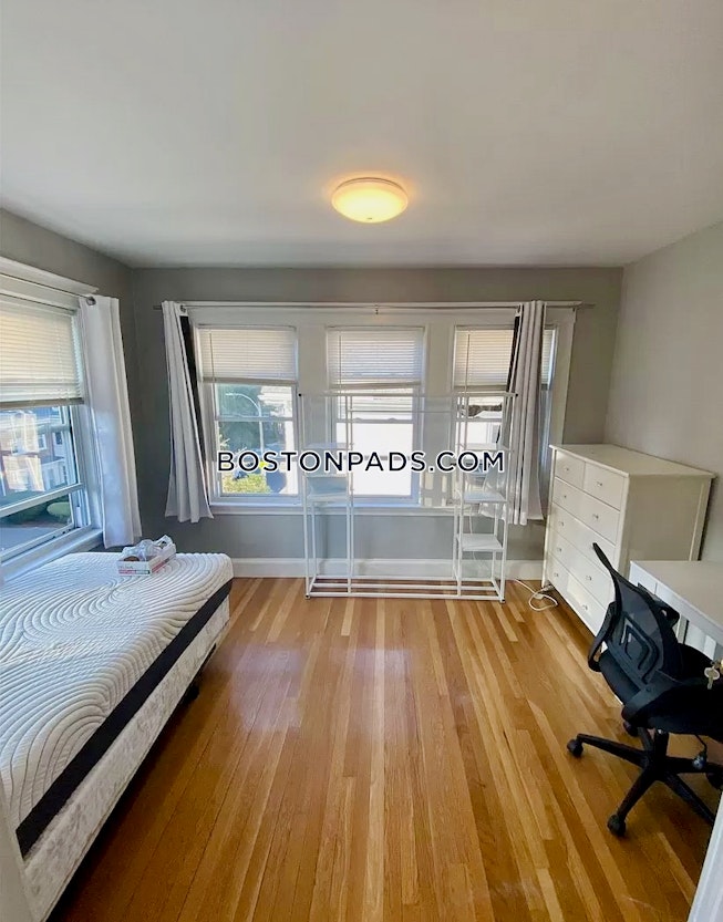 Boston - $8,500 /mo