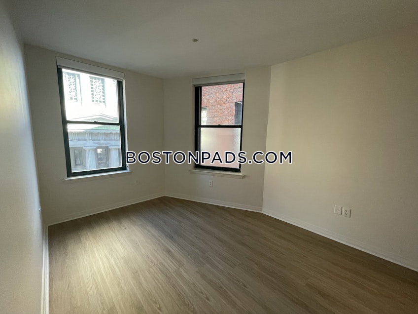 Boston - $4,996 /month