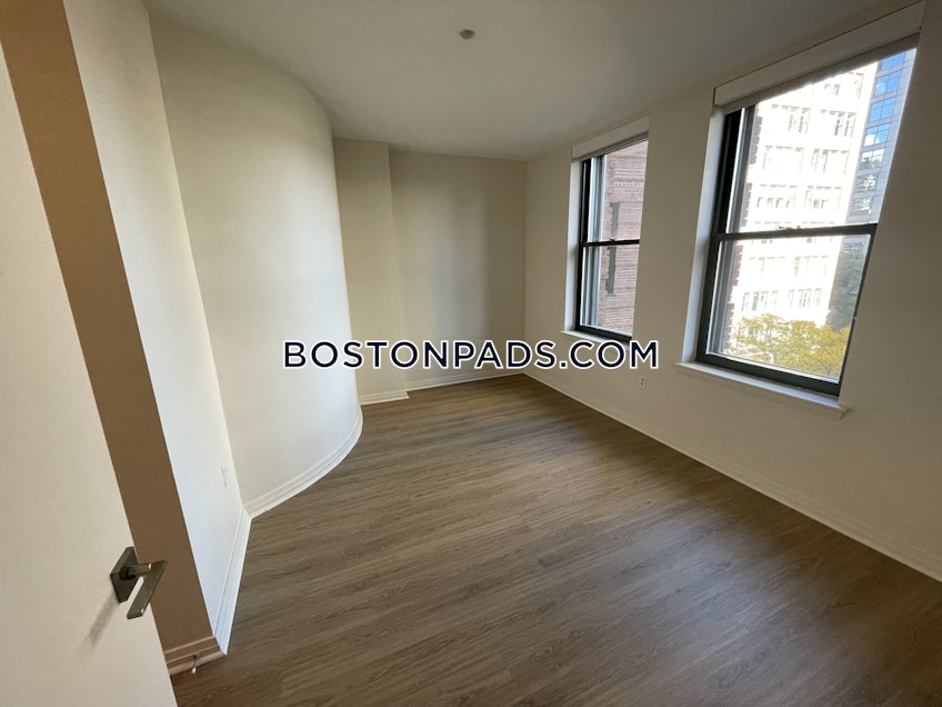 Boston - $4,996 /month