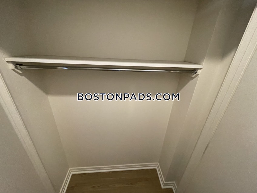 Boston - $4,330 /month