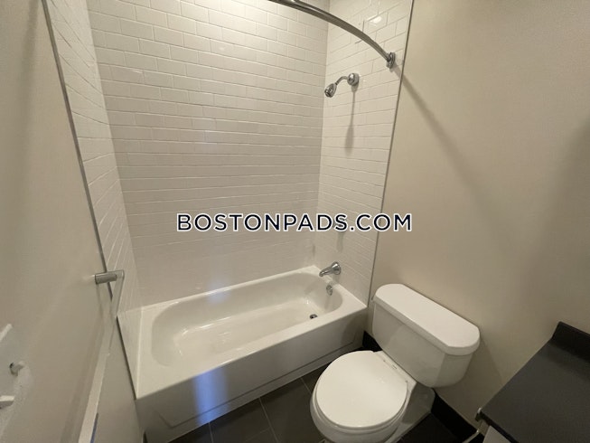 Boston - $3,265 /mo