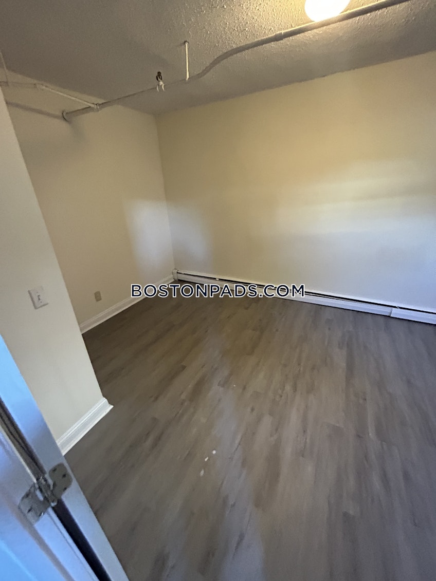 Boston - $1,725 /month