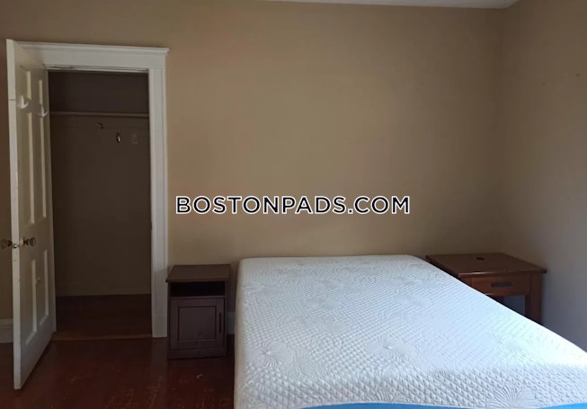 Boston - $4,800 /mo