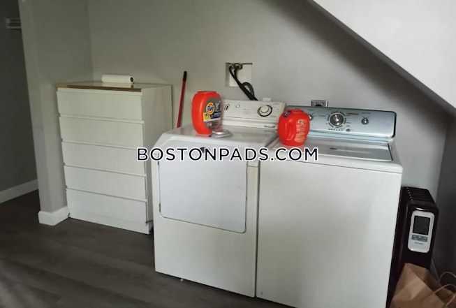 Boston - $4,800 /mo