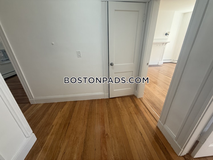 Strathmore Rd., Boston