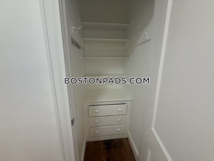 Strathmore Rd., Boston