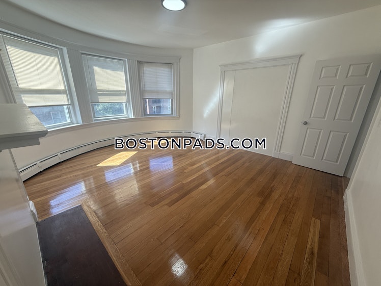 Strathmore Rd., Boston