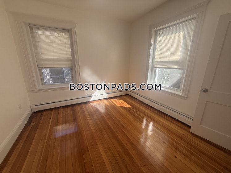 Strathmore Rd., Boston