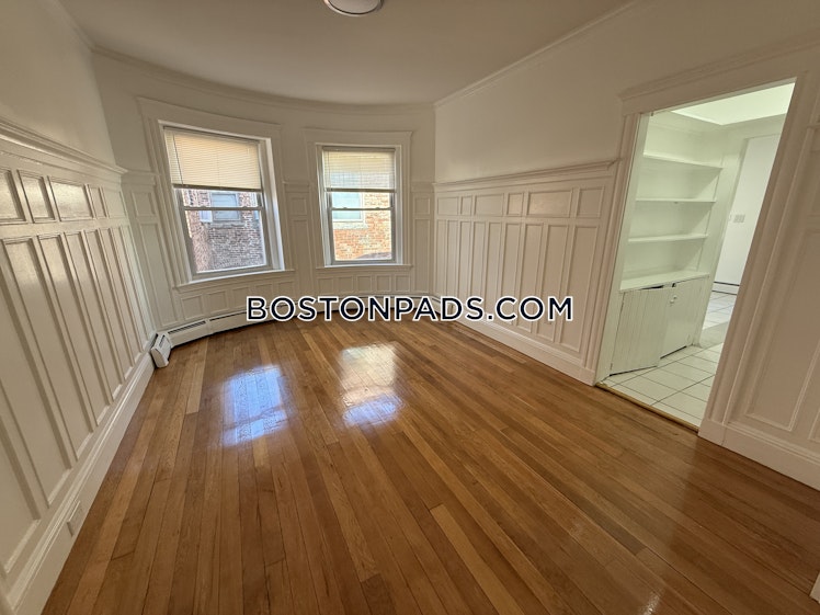 Strathmore Rd., Boston