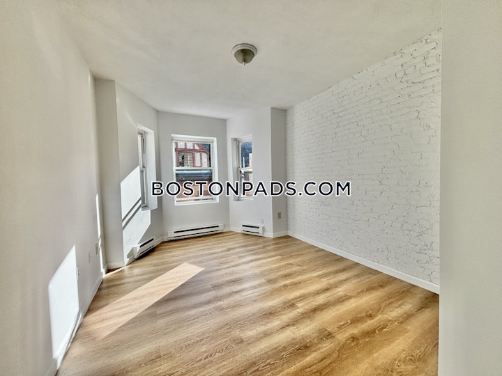 fenwaykenmore-apartment-for-rent-2-bedrooms-1-bath-boston-3000-8002822 