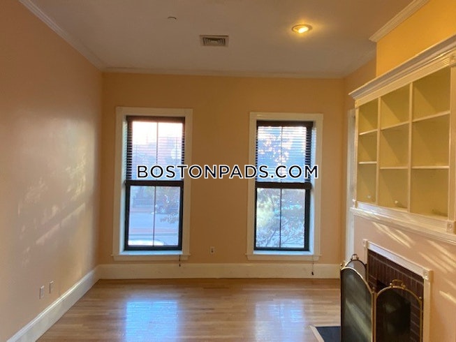 Boston - $2,300 /mo