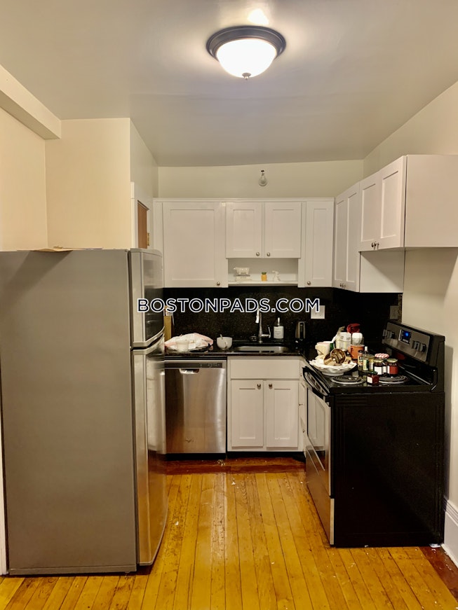 Boston - $2,500 /mo