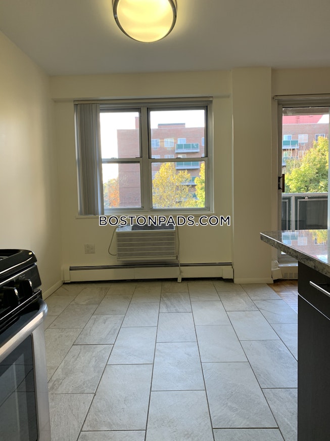 Brookline - $4,550 /mo