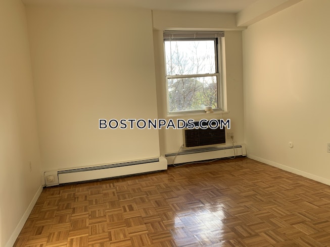 Brookline - $4,550 /mo