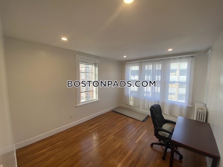 Sidlaw Rd. Boston picture 10