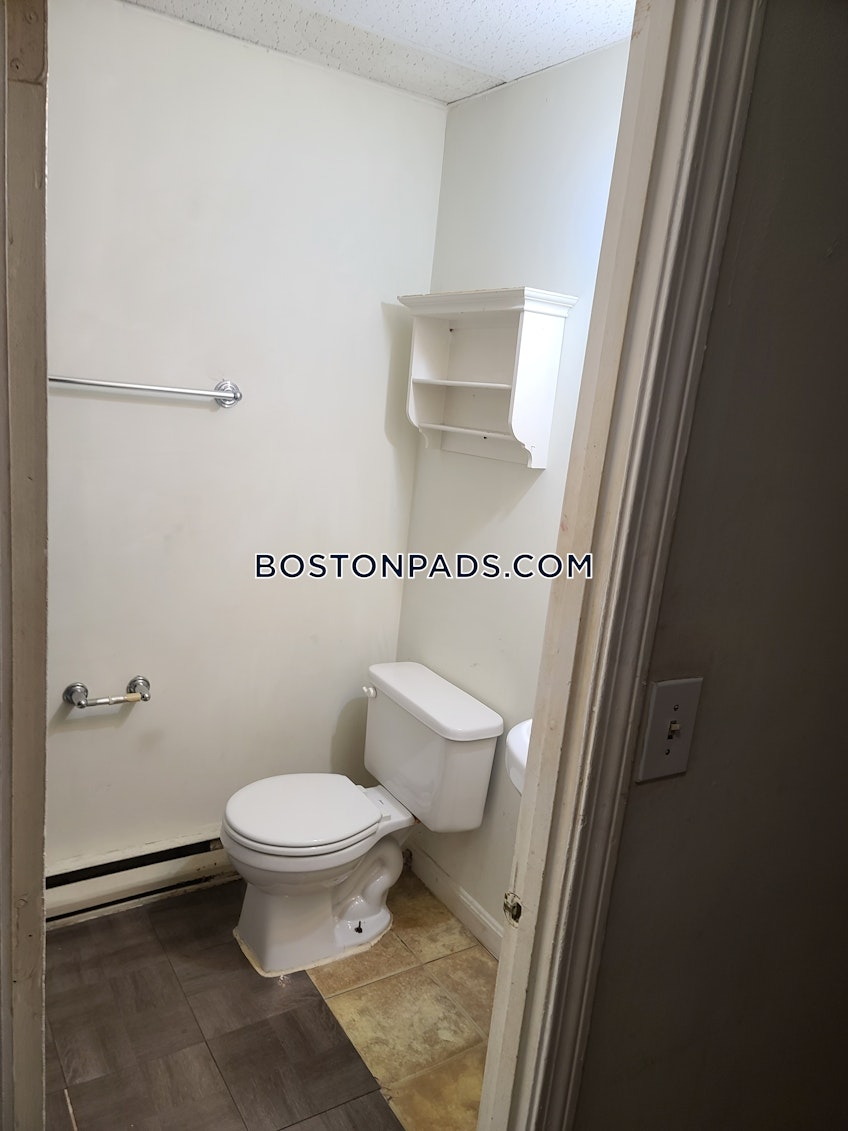 Boston - $2,945 /month