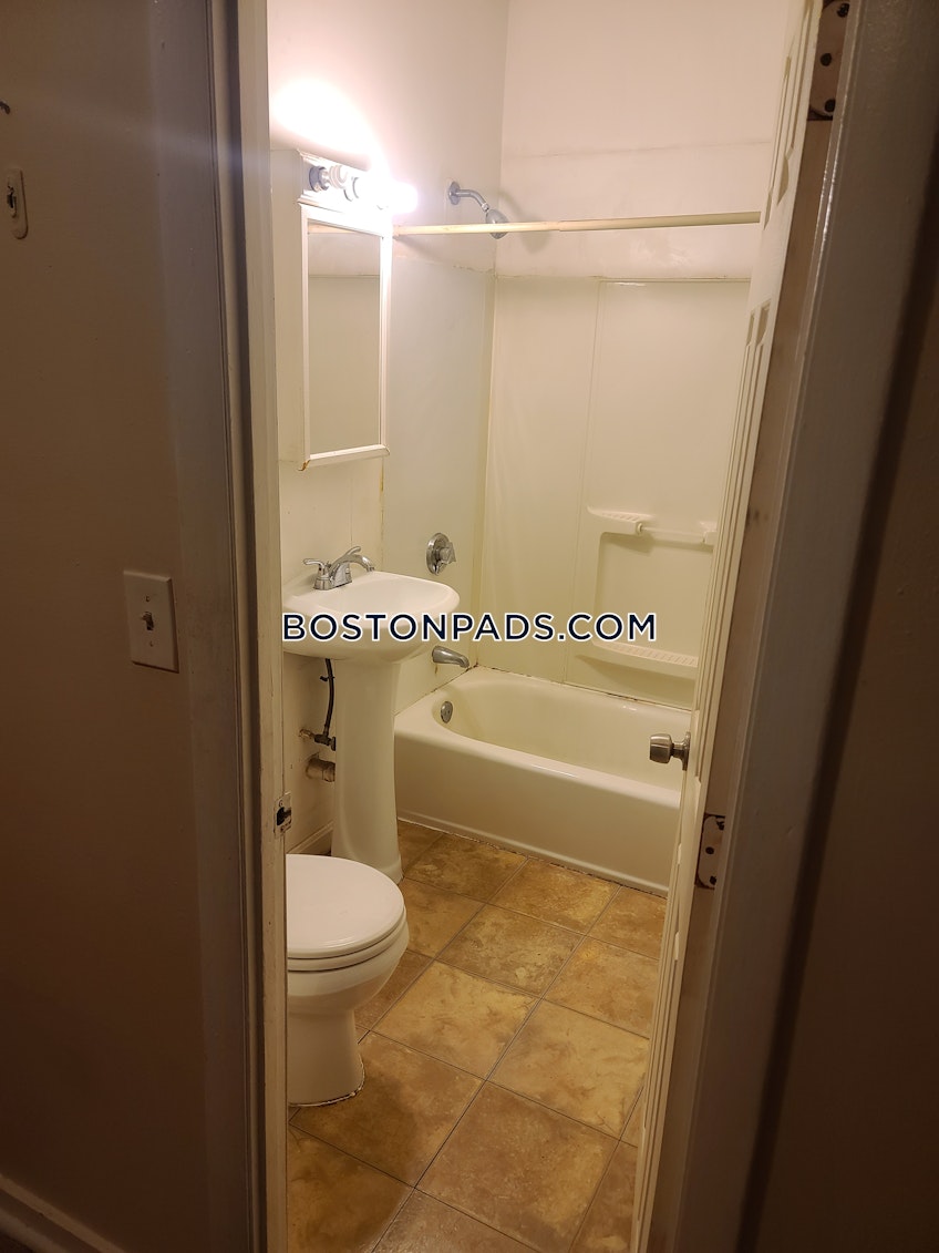 Boston - $2,695 /month