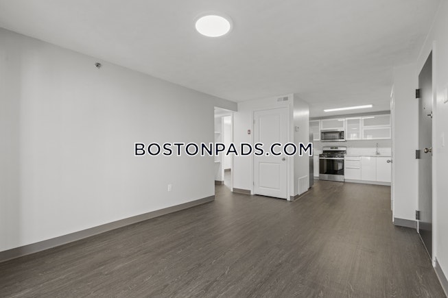 Boston - $2,500 /mo