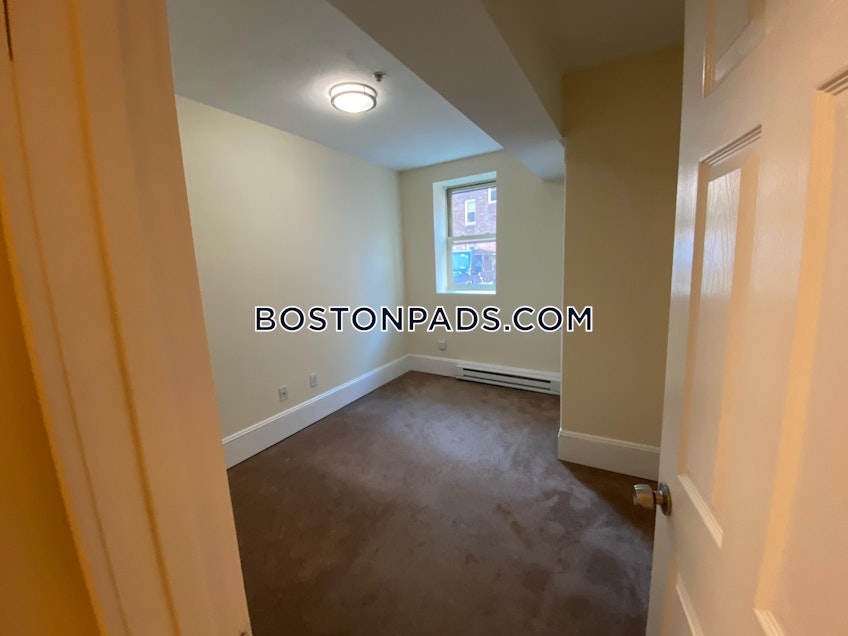 Boston - $4,295 /month