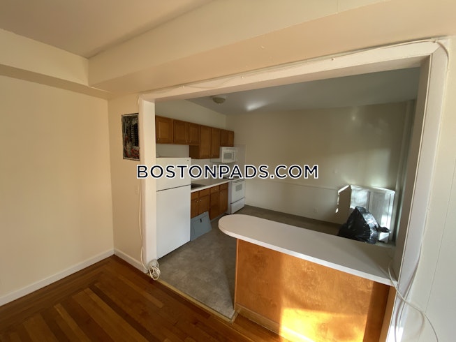 Boston - $4,425 /mo