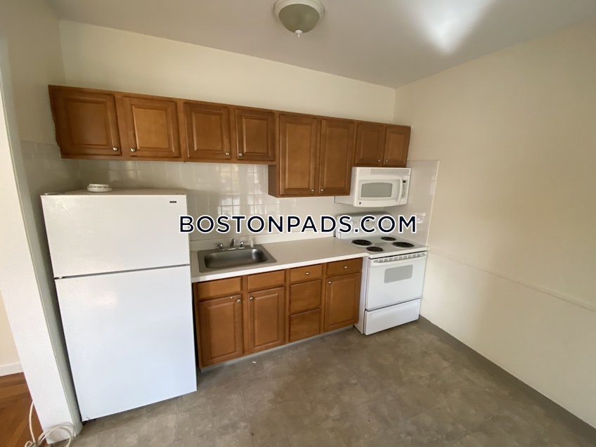 Boston - $4,425 /month