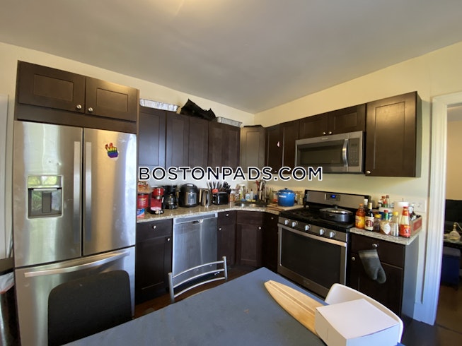 Boston - $2,999 /mo