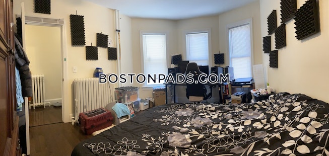 Boston - $2,999 /mo