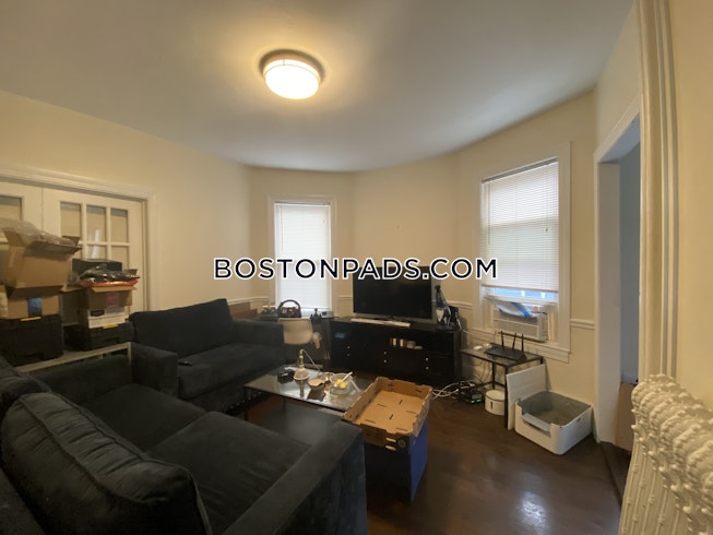 Boston - $2,999 /mo