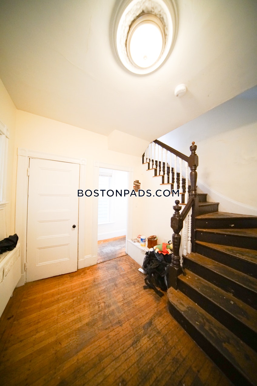 Boston - $11,500 /month