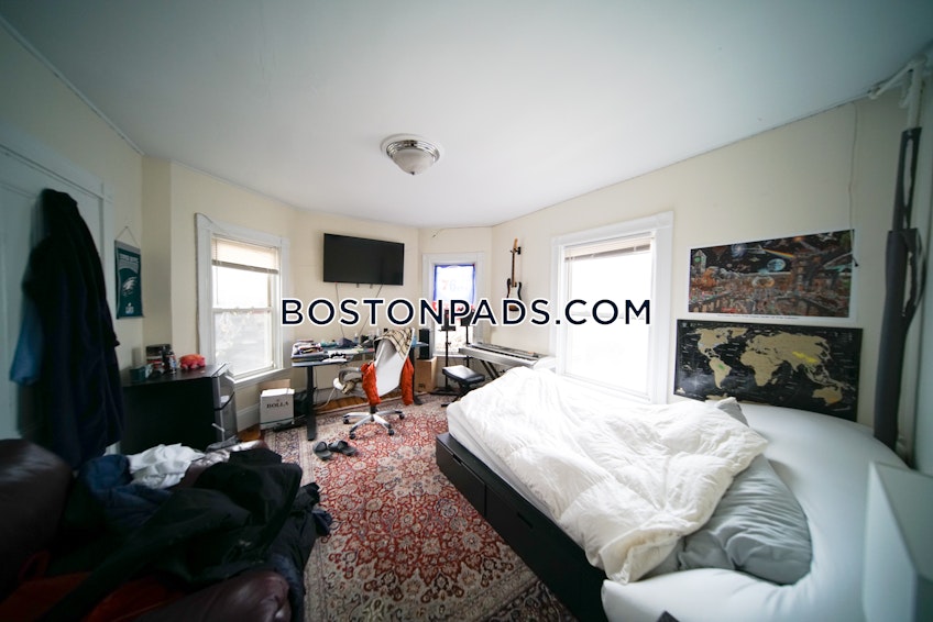 Boston - $11,500 /month