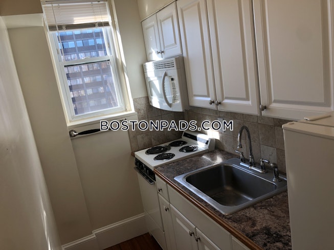 Brookline - $2,100 /mo