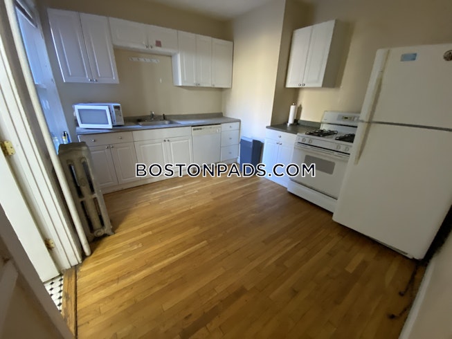 Boston - $4,200 /mo