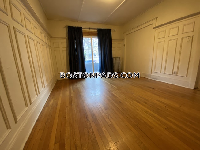 Boston - $4,200 /mo