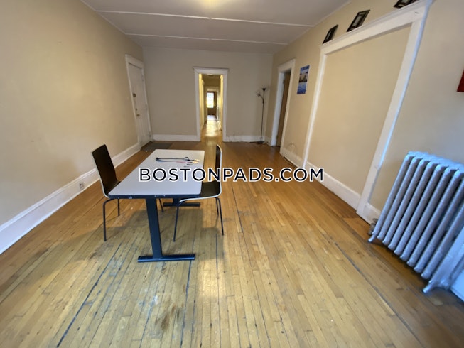 Boston - $4,200 /mo