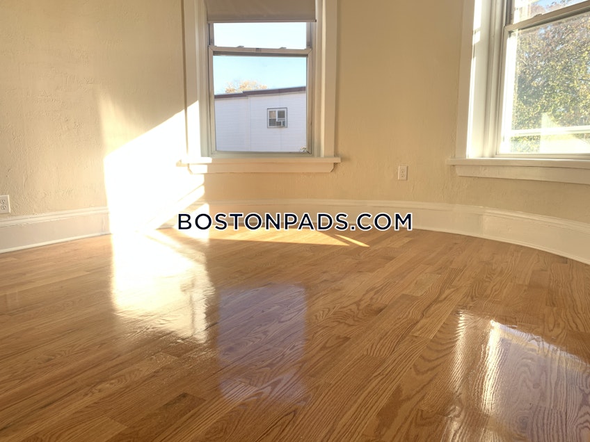 Boston - $2,495 /month