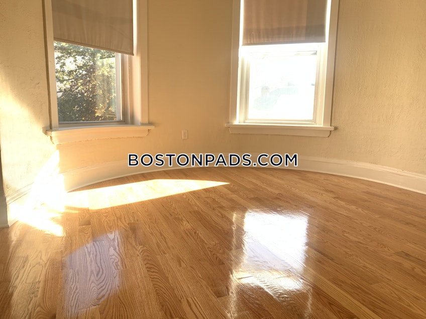 Boston - $2,495 /month