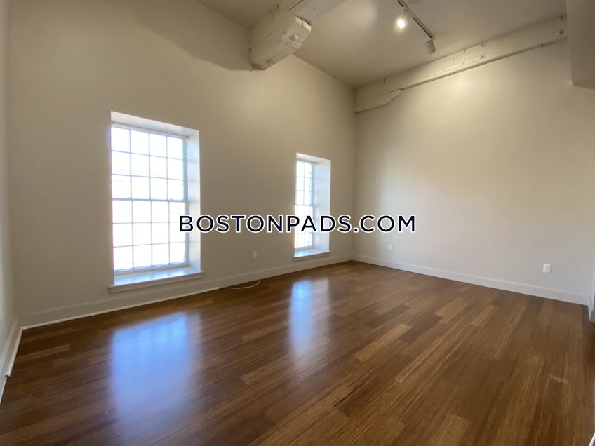 Boston - $2,495 /month