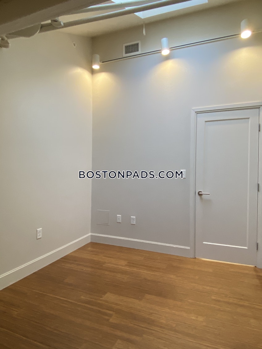 Boston - $3,250 /month