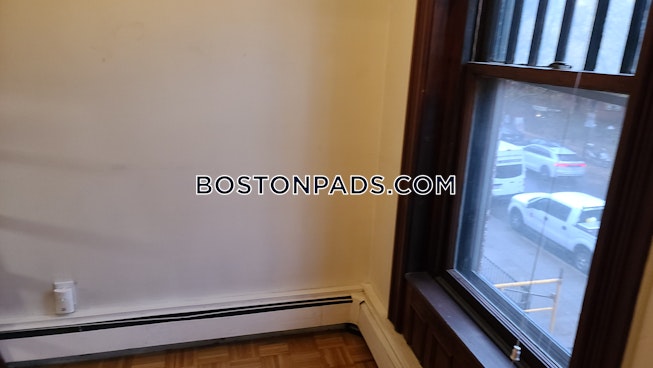 Boston - $2,225 /mo