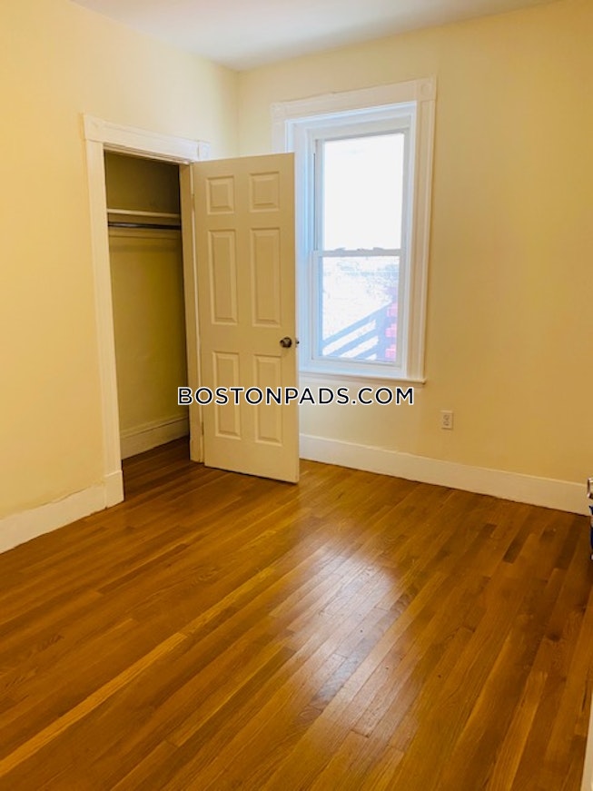 Boston - $2,500 /mo