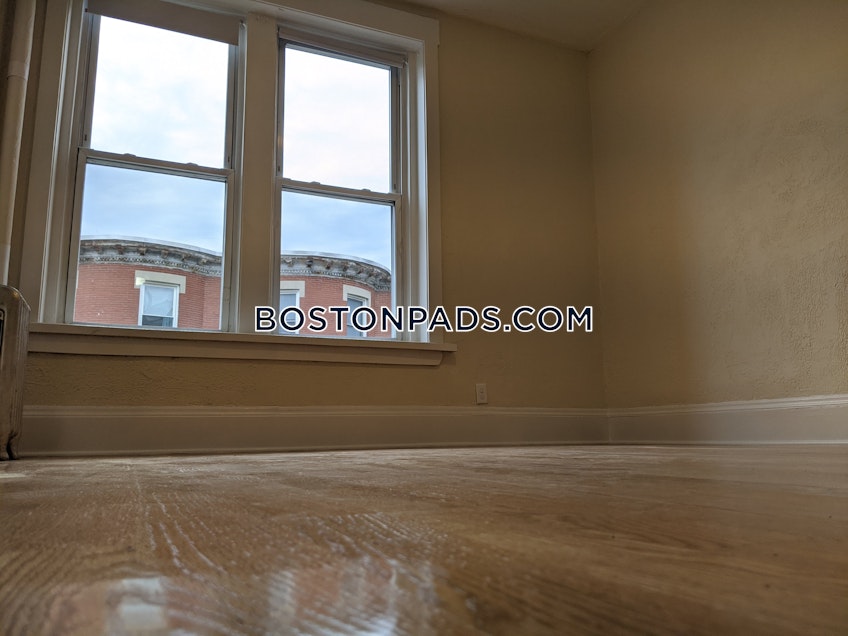 Boston - $2,495 /month