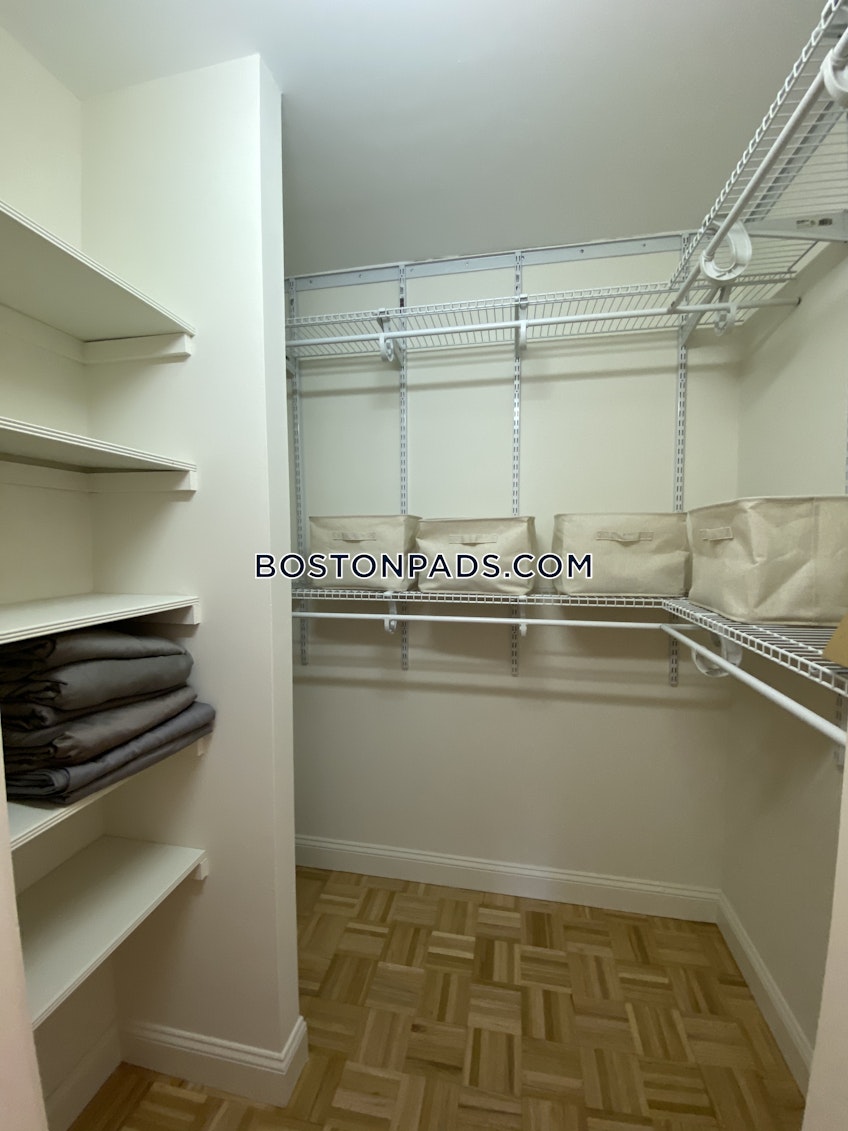 Boston - $3,025 /month