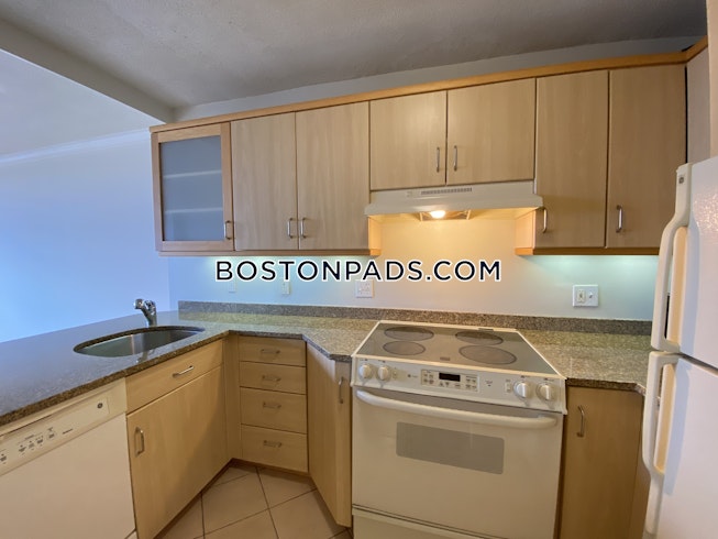 Boston - $2,700 /mo