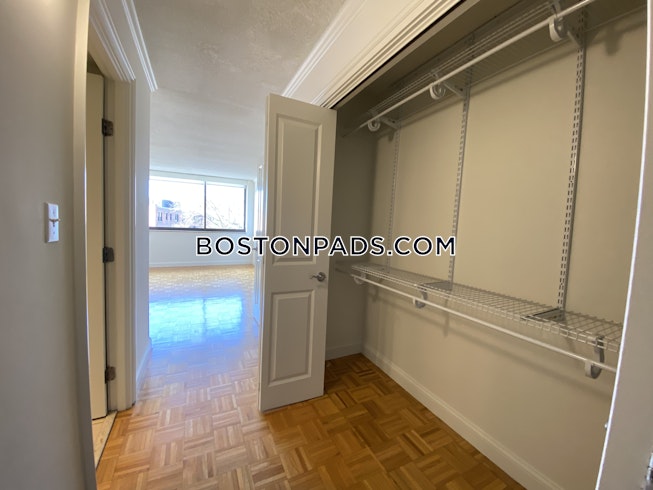 Boston - $4,965 /mo