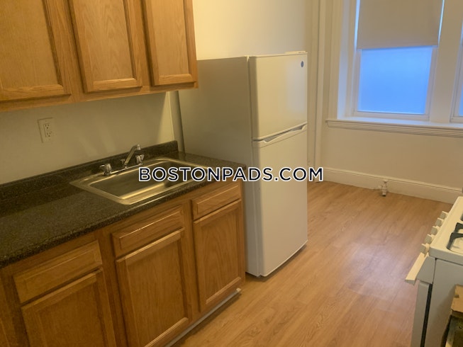 Boston - $2,575 /mo