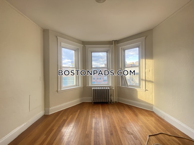 Boston - $2,695 /mo